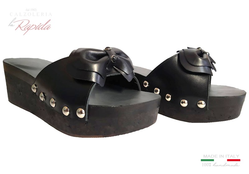 Ciabatte con Zeppa in Sughero con Nere in Pelle con Fiocco Estate