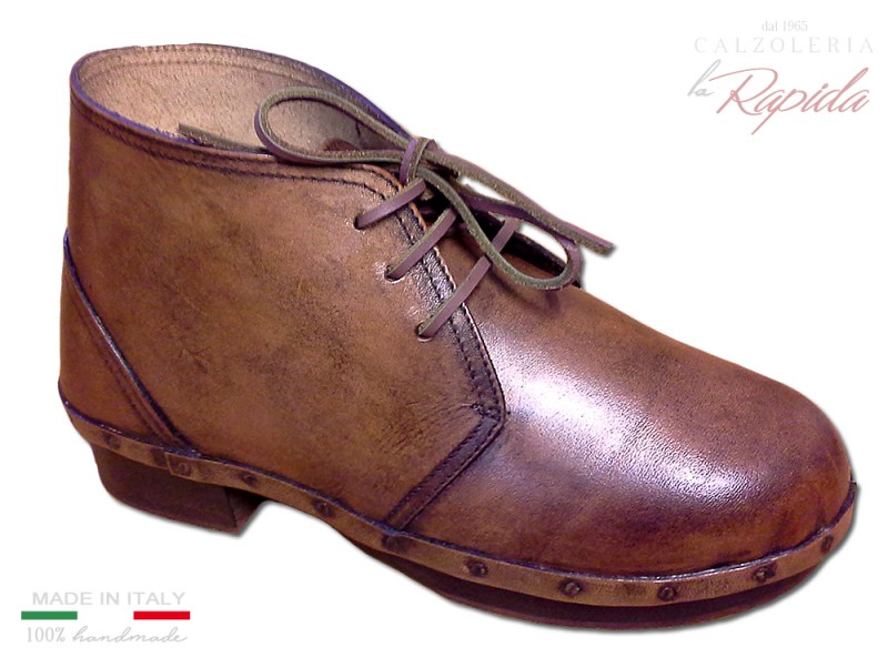 Zoccoli in legno chiusi da contadino | La Rapida